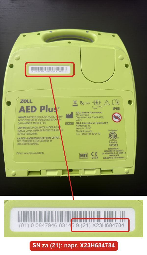 ZOLL AED Plus zozadu: štítok s čiarovým kódom hore, sériové číslo za (21) X23H684784